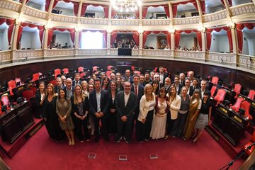 Entrega de medallas a senadoras y senadores que completaron su mandato
