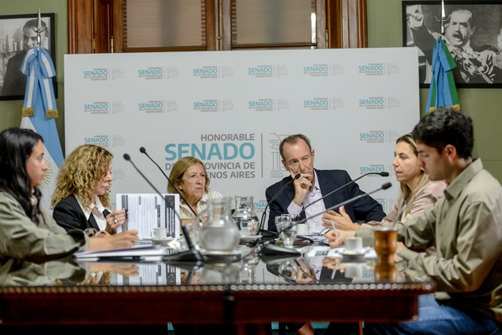 Conversatorio “Apuestas Virtuales en las adolescencias y juventudes: una mirada internacional”