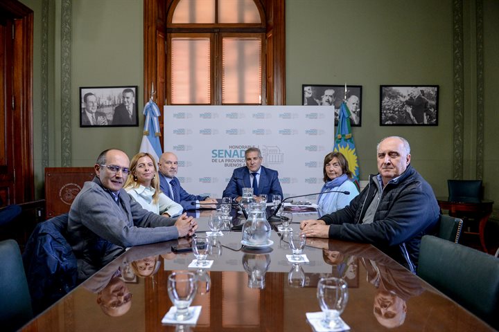 Constitución de la Comisión de Industria y Minería
