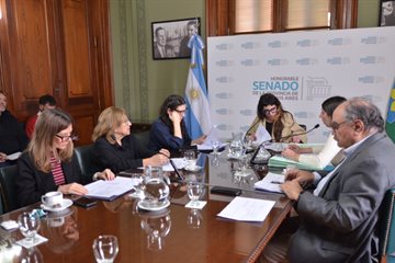 Derechos Humanos: avanza un proyecto para establecer capacitación obligatoria en la función pública